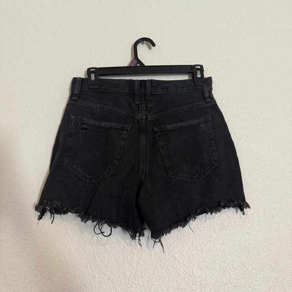 Free People We the Free mid rise black distressed denim jean shorts size 26 - Picture 4 of 6